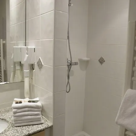 Reine Marine Apartahotel 4*