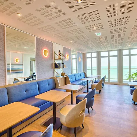 Reine Marine Apartahotel 4*